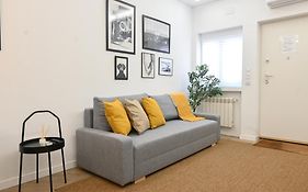 For You Rentals Encantador Apartamento Temporal De Un Dormitorio Con Patio En Vallecas Fig57B